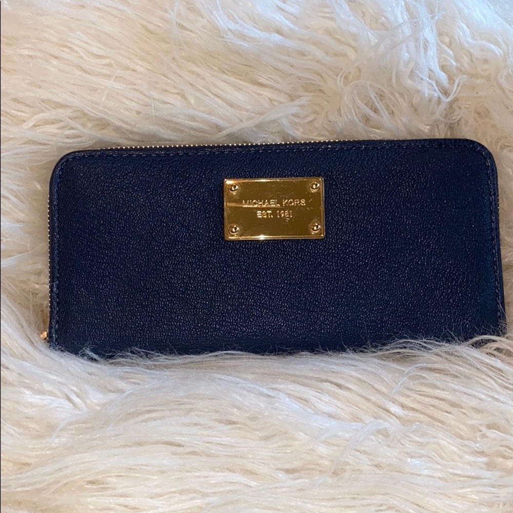 Zip around continental Genuine Leather purse